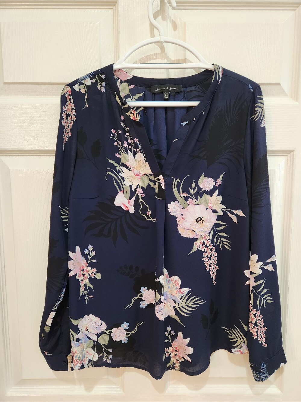 Jasmine & Juliana Navy Floral V-Neck Blouse M